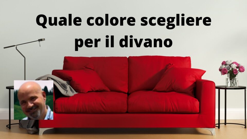 Divano rosso con il titolo: Colore di tendenza del divano