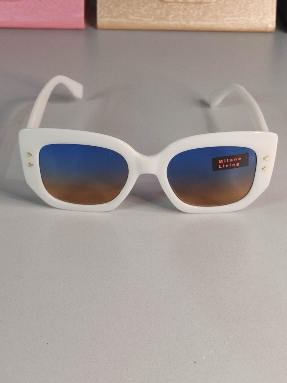 occhiali da sole bianchi a forma di Gatto