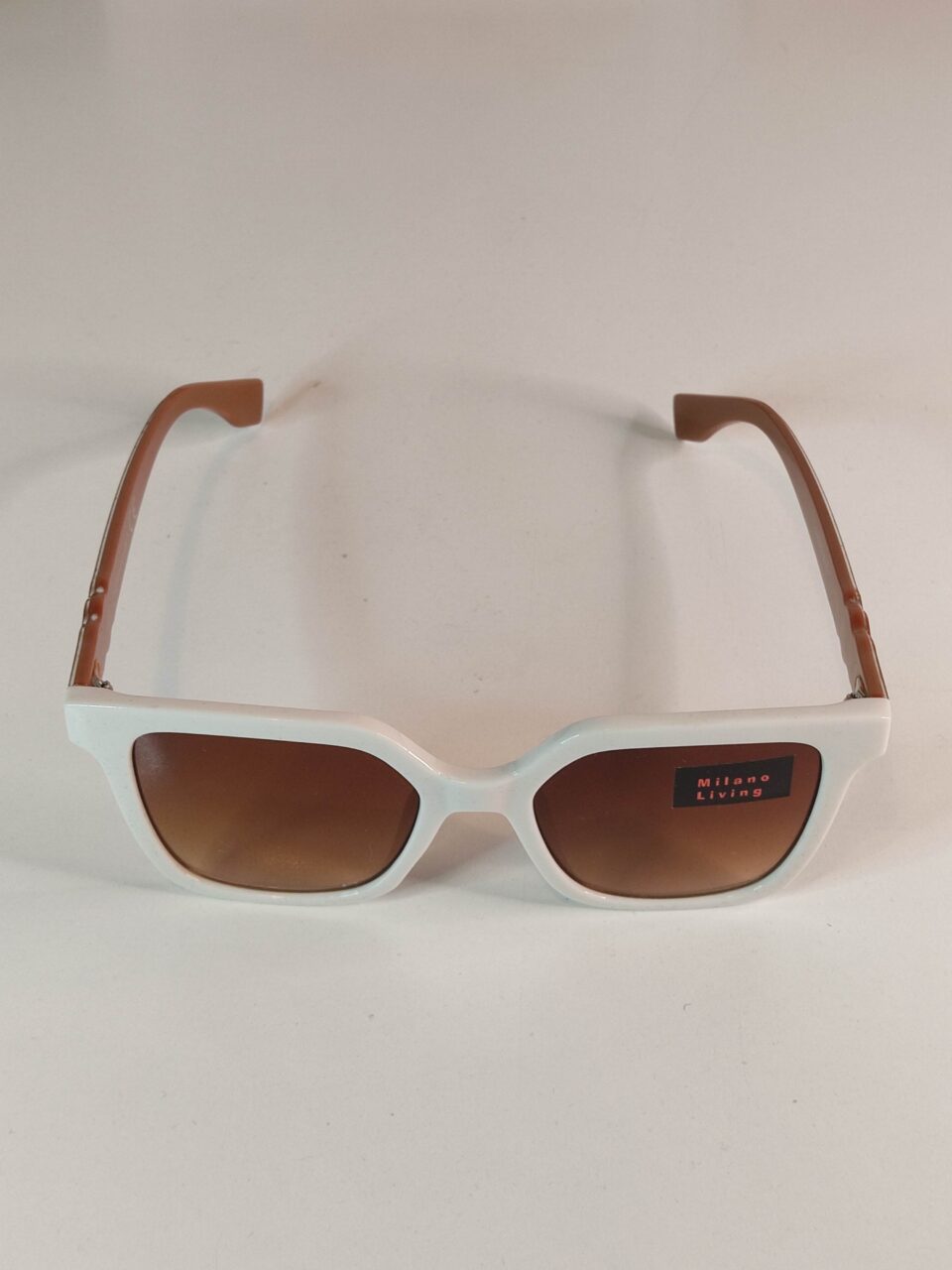occhiali da sole vintage bianchi in stile anni 50