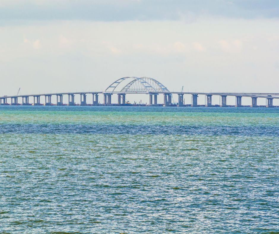 Ponte che collega la Russia alla Crimea